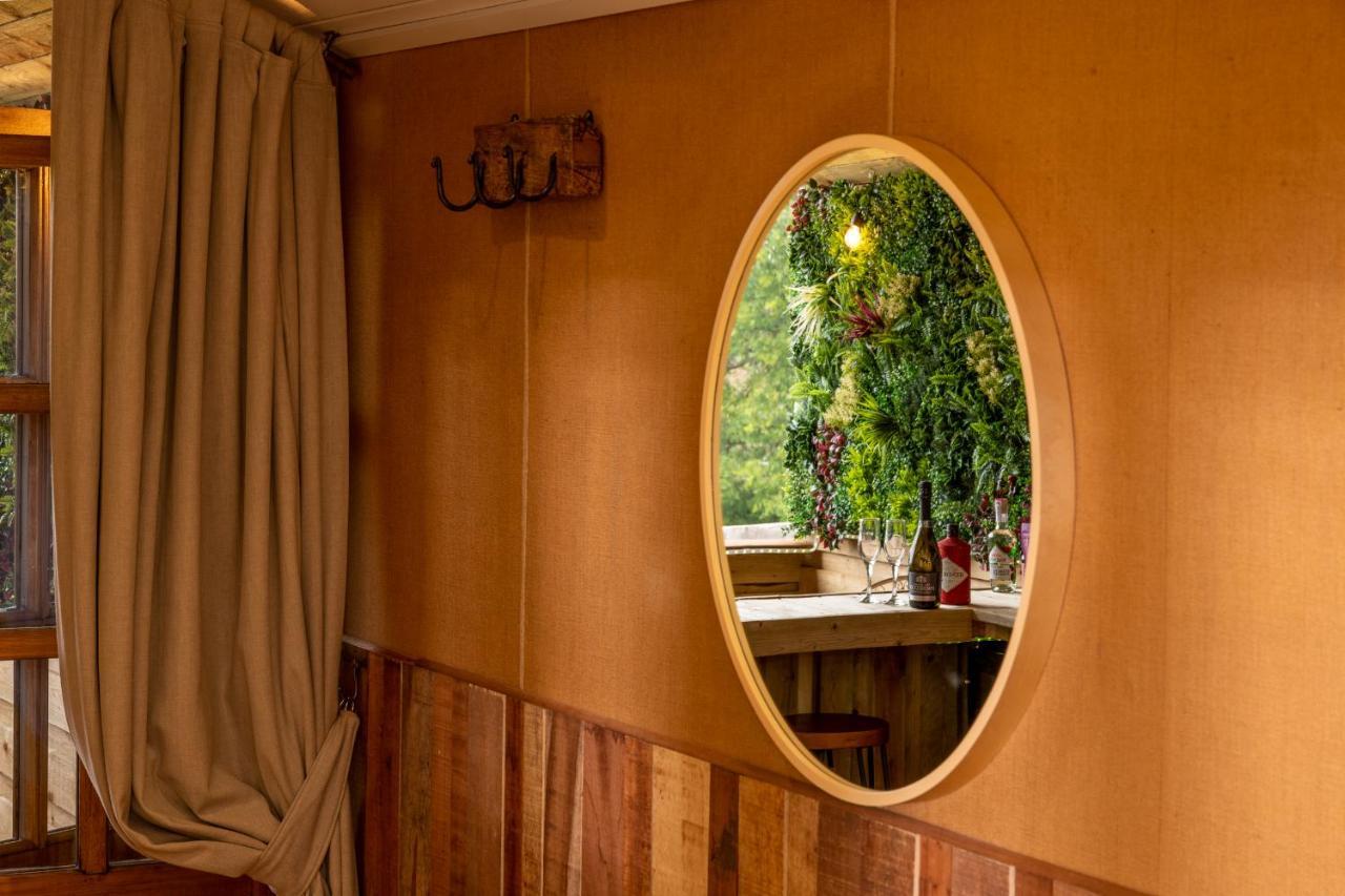 Ashwood Shepherd Hut -Ockeridge Rural Retreats Apartment Worcester Exterior photo