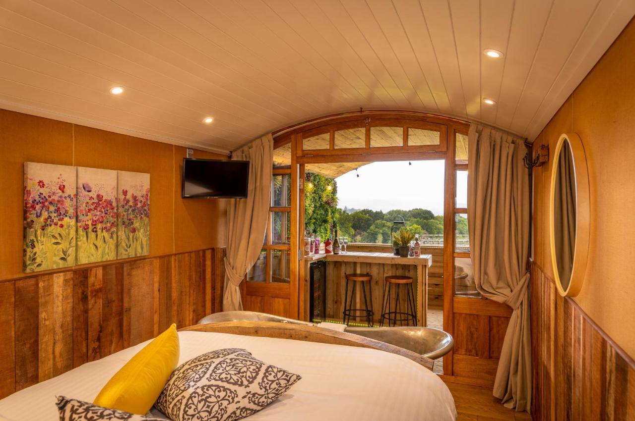 Ashwood Shepherd Hut -Ockeridge Rural Retreats Apartment Worcester Exterior photo